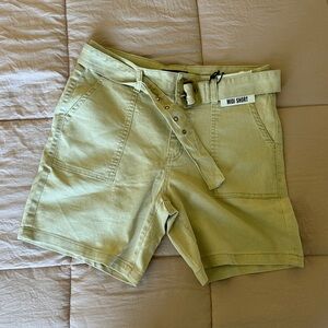 d. jeans Khaki Shorts with Belt